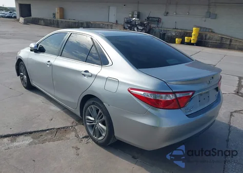 2015 Toyota Camry Se z USA, uszkodzony, nr VIN 4T1BF1FK6FU499809